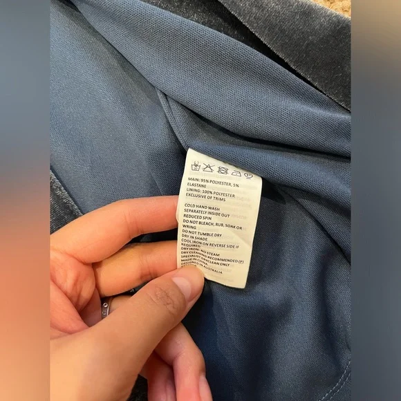 New Bardot Amalie velour midi dress in blue - Picture 6 of 7